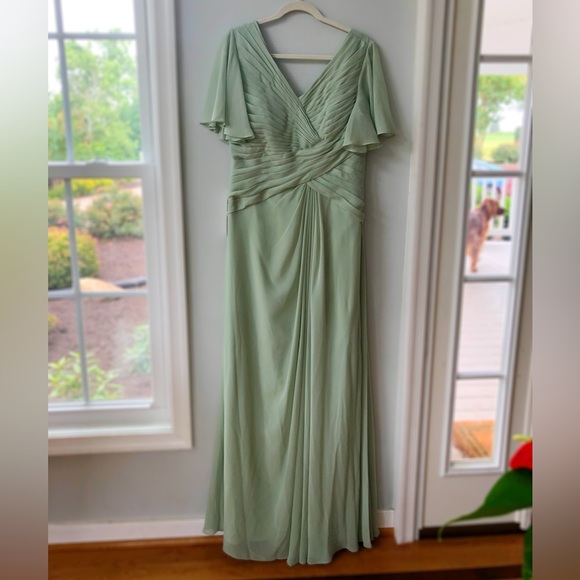 NEW Azazie A-Line Ruched Chiffon Dress in Dusty Sage - Picture 4 of 9